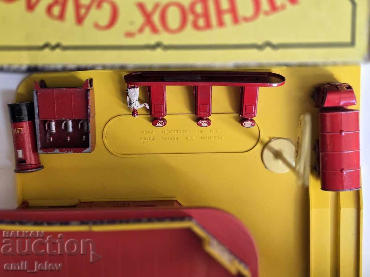 MATCHBOX LESNEY - MG1 Stație de service/Garaj ESSO cu pompe - 6