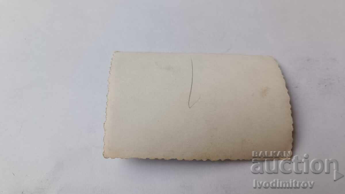 Fotografie Bărbat și fată în costume populare cu preț 1.85 BGN | € 0.95