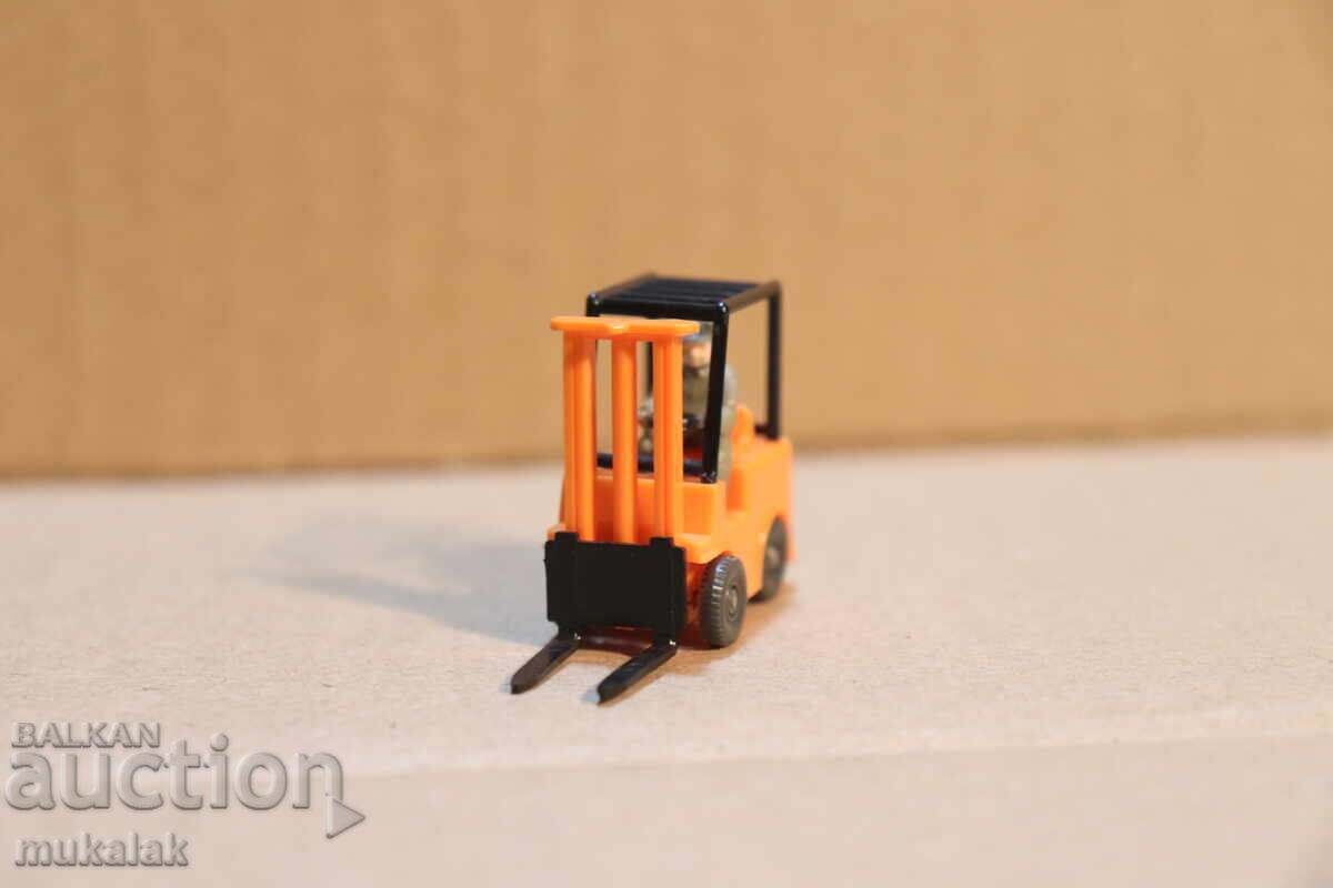 Wiking 1:87 H0 Model Car Truck Tractor with price 15.00 BGN | € 7.67