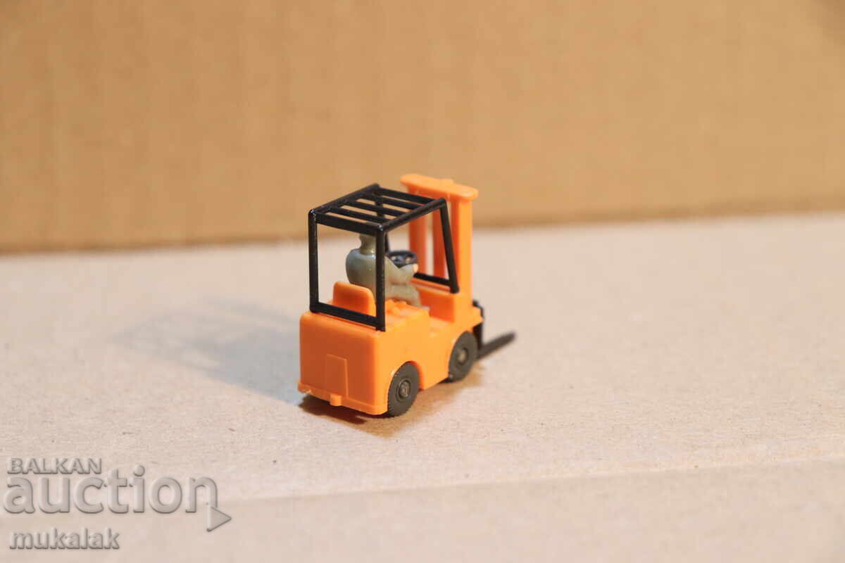 Delivery of Wiking 1:87 H0 Model Car Truck Tractor