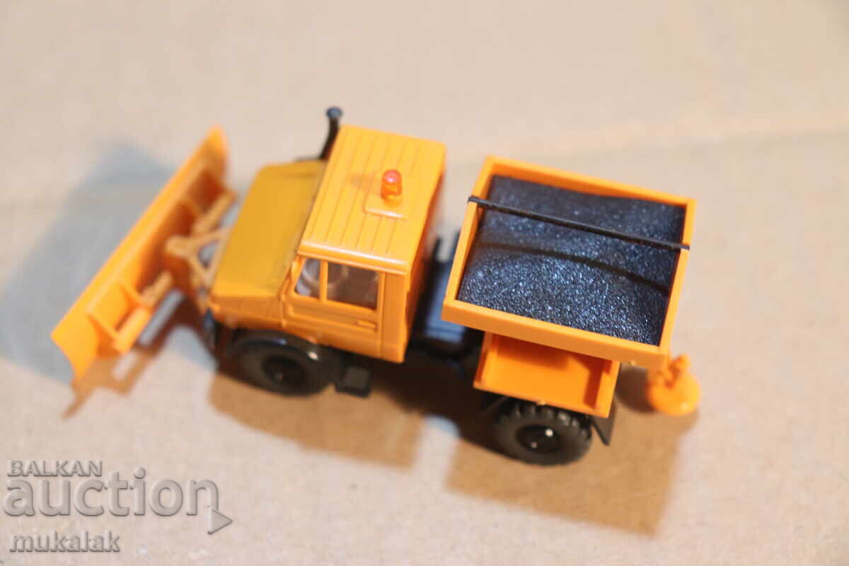 WIKING 1:87 H0 MERCEDES UNIMOG MODEL TRUCK TIR - 5 WIKING 1:87 H0 MERCEDES UNIMOG MODEL TRUCK TIR - 5