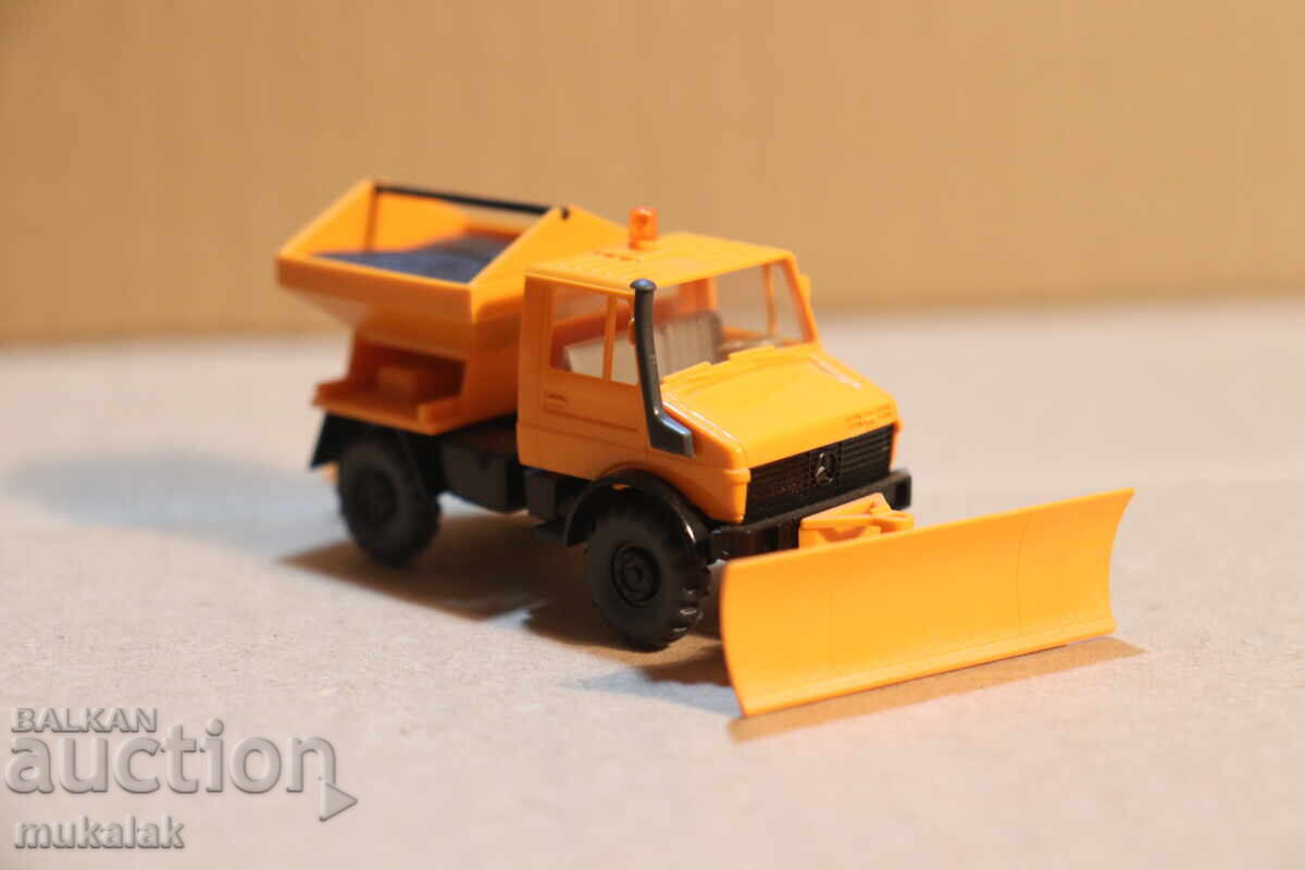 WIKING 1:87 H0 MERCEDES UNIMOG MODEL TRUCK TIR - 6 WIKING 1:87 H0 MERCEDES UNIMOG MODEL TRUCK TIR - 6