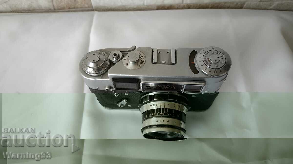 Auction Old mechanical camera FED 4 / FED 4 - Antique Auction Old mechanical camera FED 4 / FED 4 - Antique
