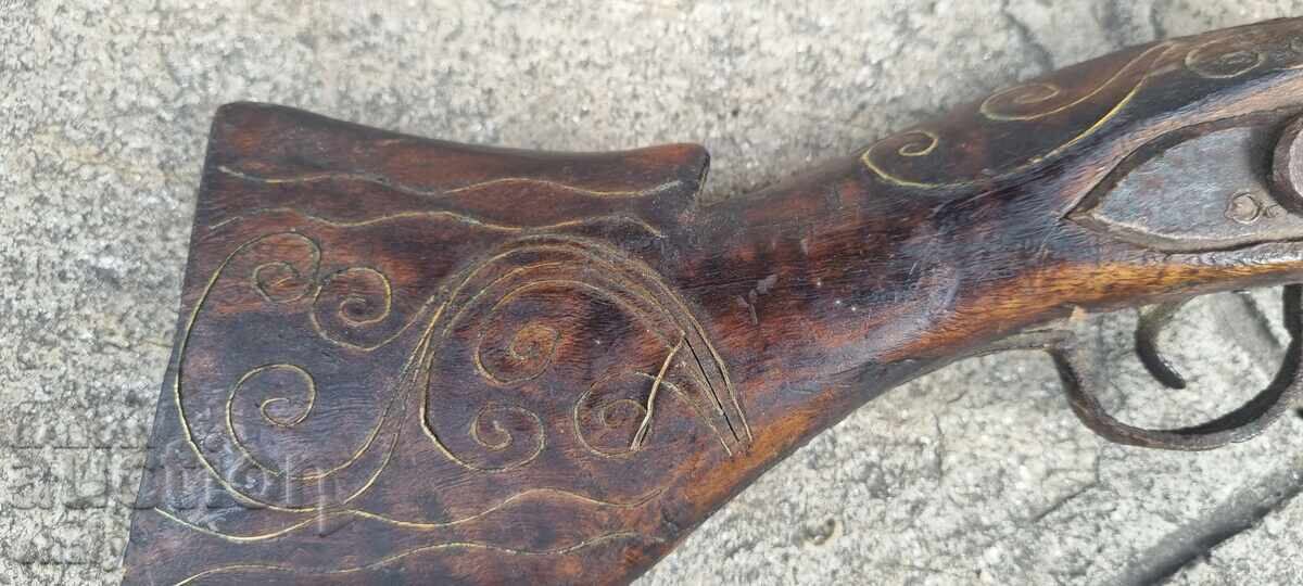 Pistol vechi cu cremene. Trombon cu preț 350.00 BGN | € 178.95