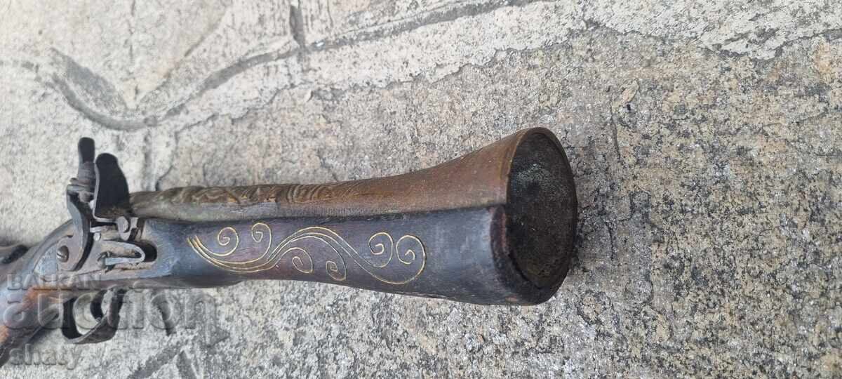 Livrarea Pistol vechi cu cremene. Trombon