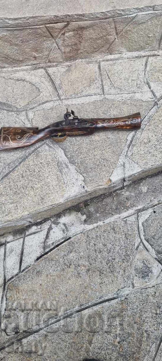 Стар кремъчен пистолет . Тромбон