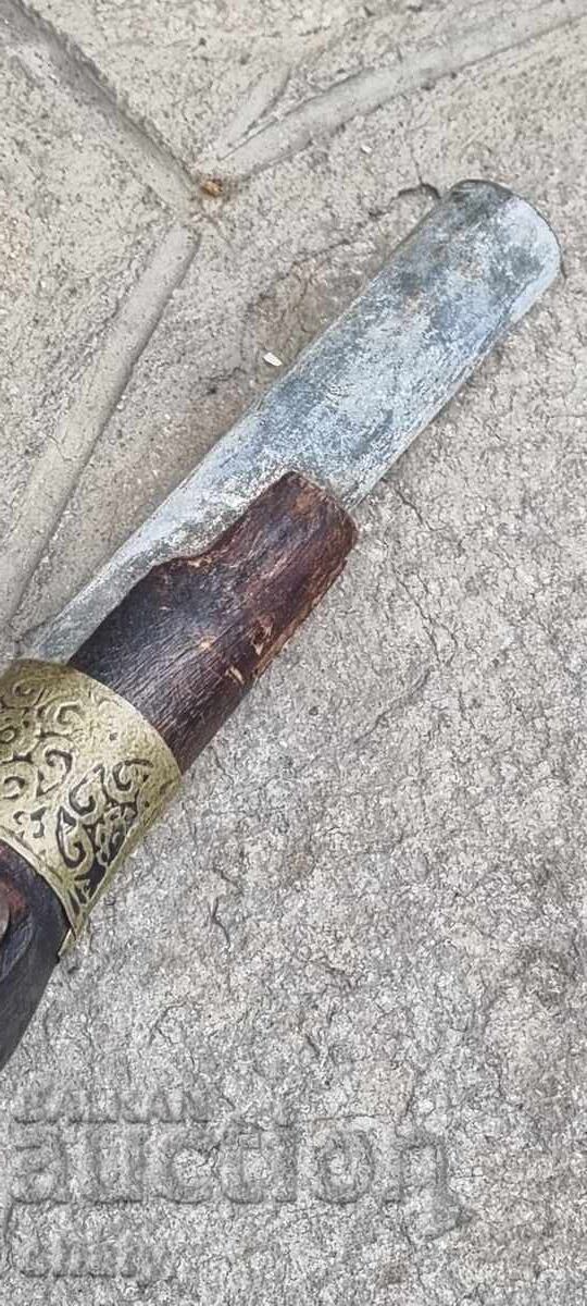 Delivery of Old flintlock pistol