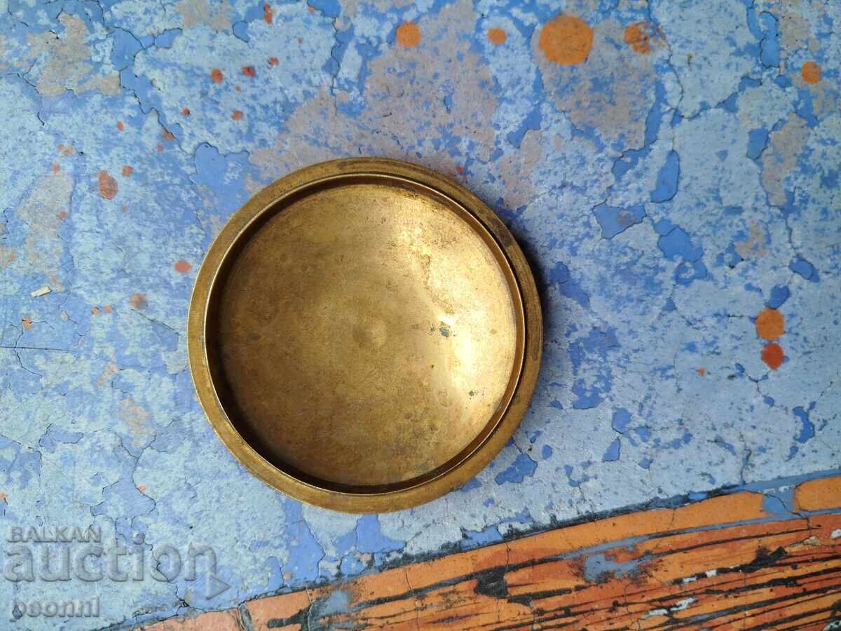 Δημοπρασία Χάλκινο καπάκι με σμάλτο Δημοπρασία Χάλκινο καπάκι με σμάλτο