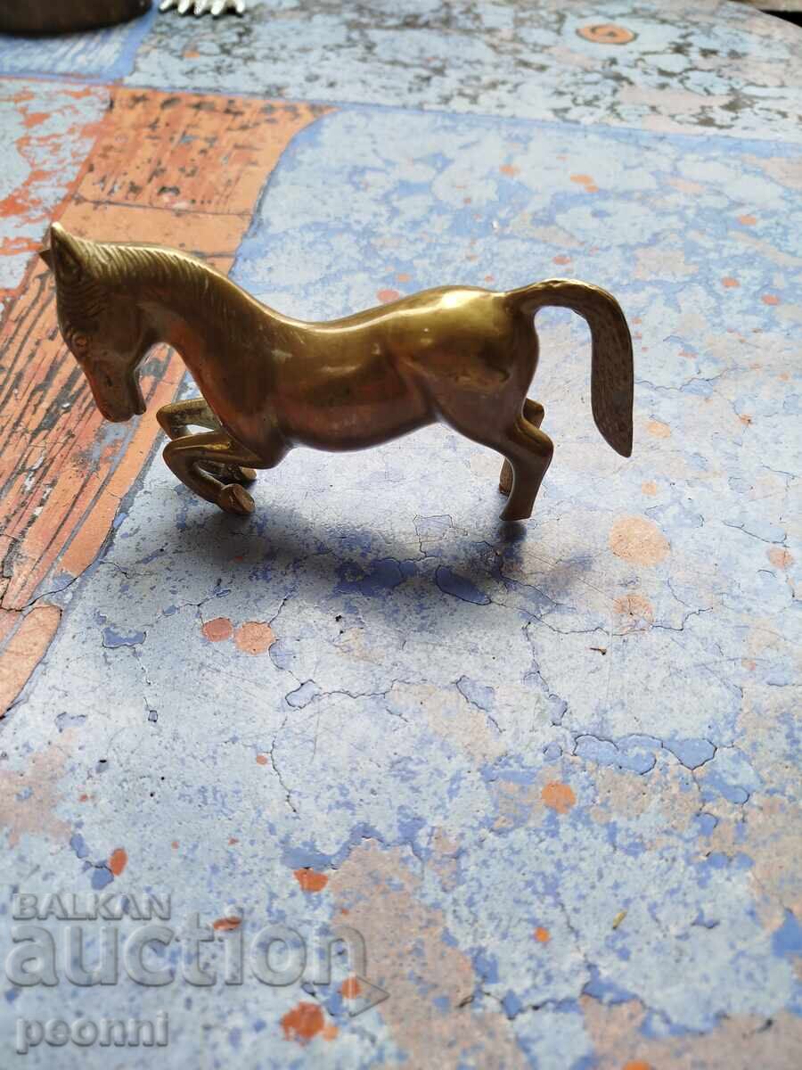 Παράδοση Παλαιό χάλκινο άλογο Παράδοση Παλαιό χάλκινο άλογο