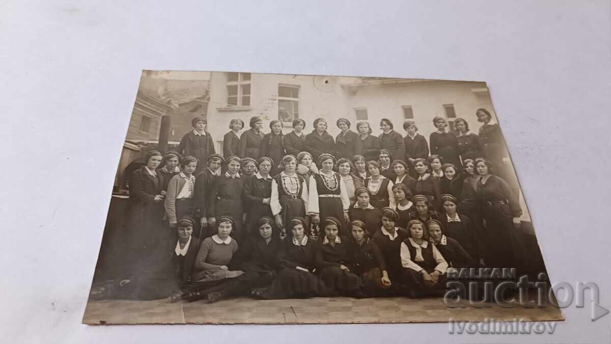 Foto Scolarie in curtea scolii