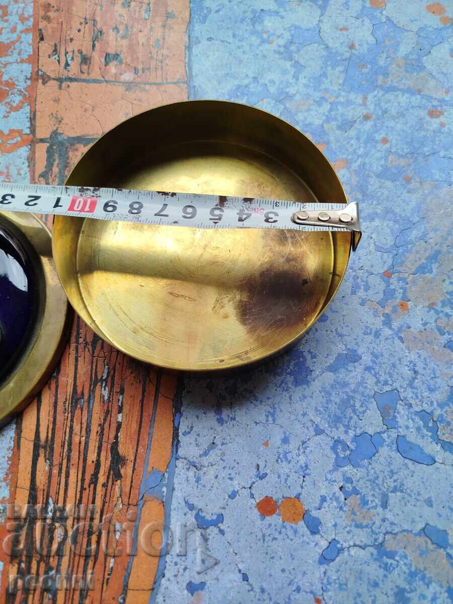 Παράδοση Παλιό κουτί από χειροποίητο χυτό γυαλί και μπρούντζο