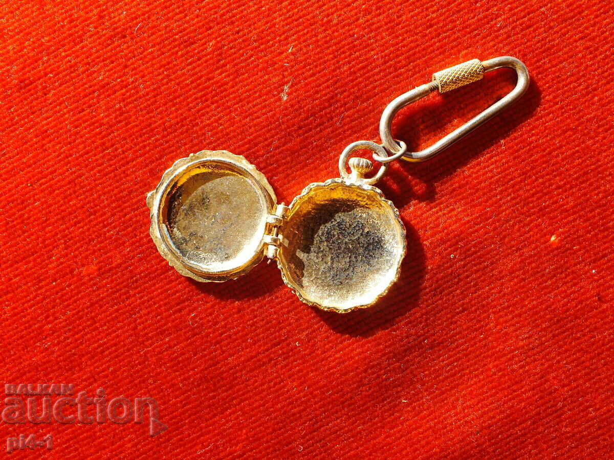 Auction Photo pendant Auction Photo pendant