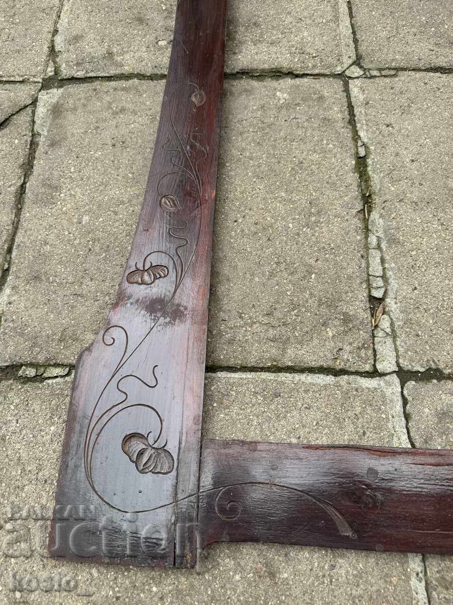 Delivery of Old large wooden picture frame mirror