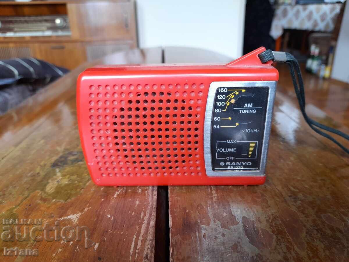 Radio vechi, receptor radio SANYO cu preț 32.00 BGN | € 16.36 Radio vechi, receptor radio SANYO cu preț 32.00 BGN | € 16.36