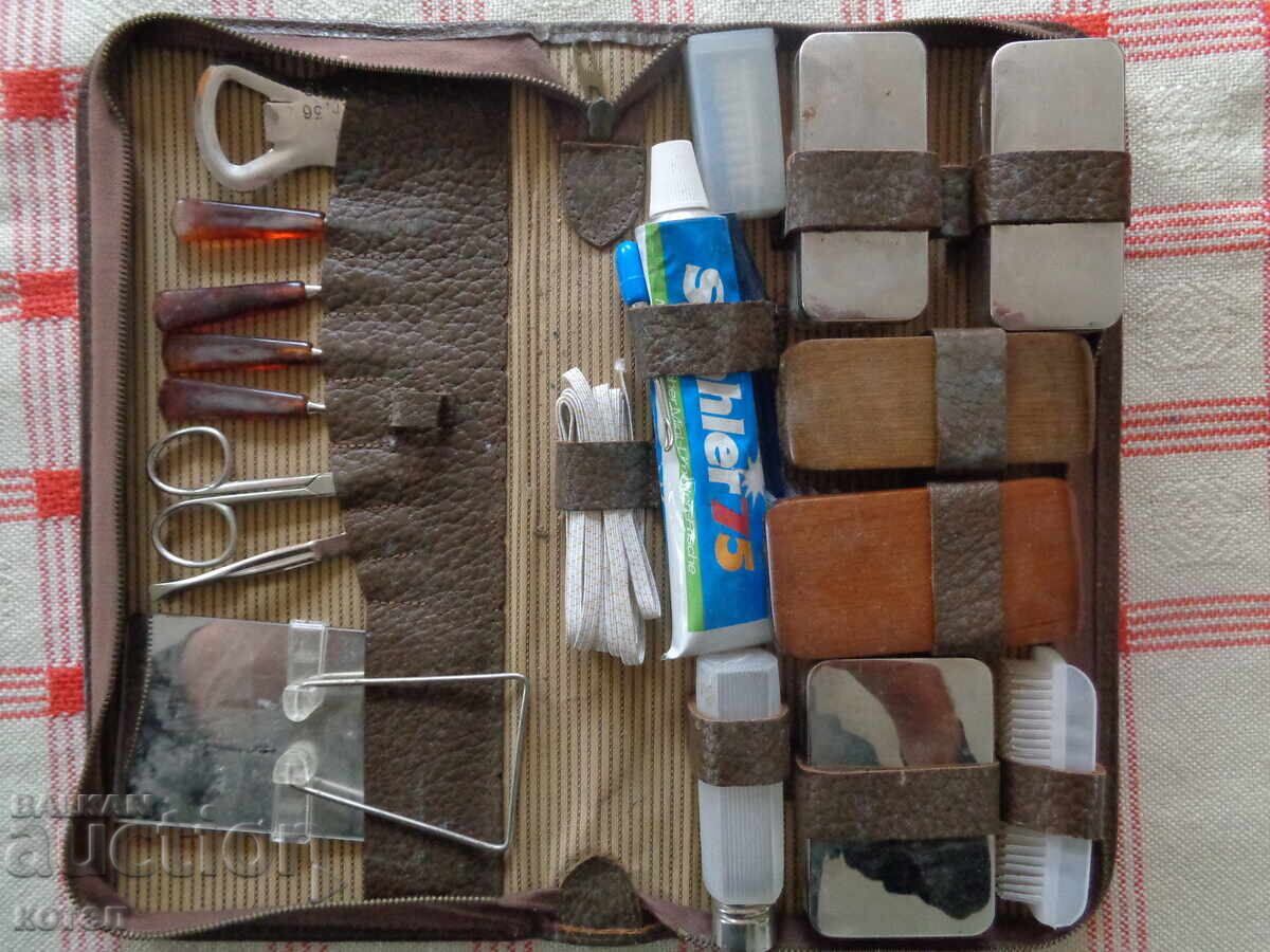 For sale; Vintage men's shaving set, accessories with price 50.00 BGN | € 25.56 For sale; Vintage men's shaving set, accessories with price 50.00 BGN | € 25.56