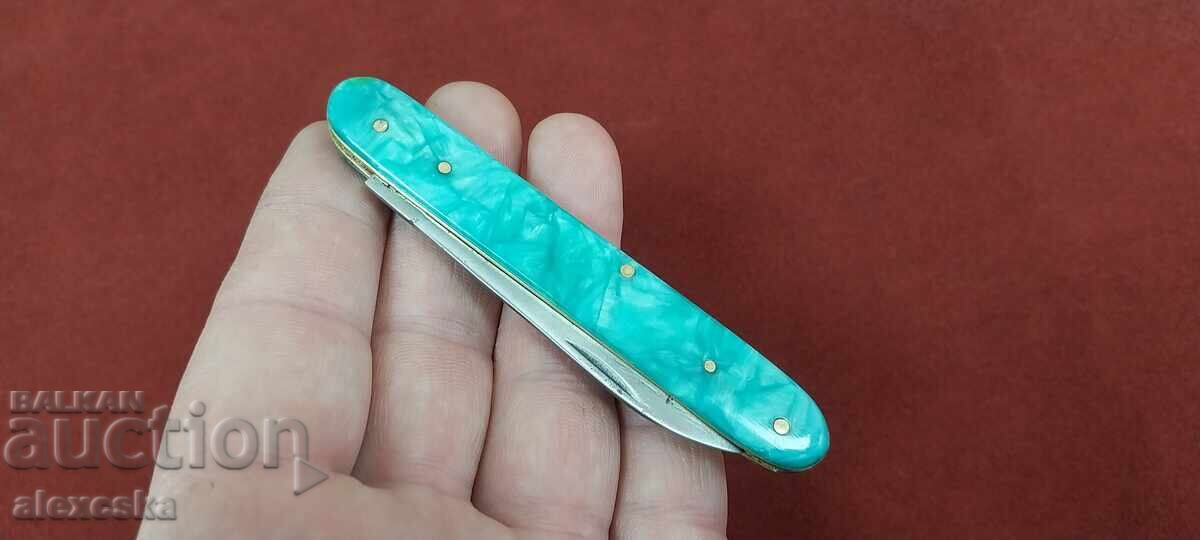 Delivery of Thorn social knife