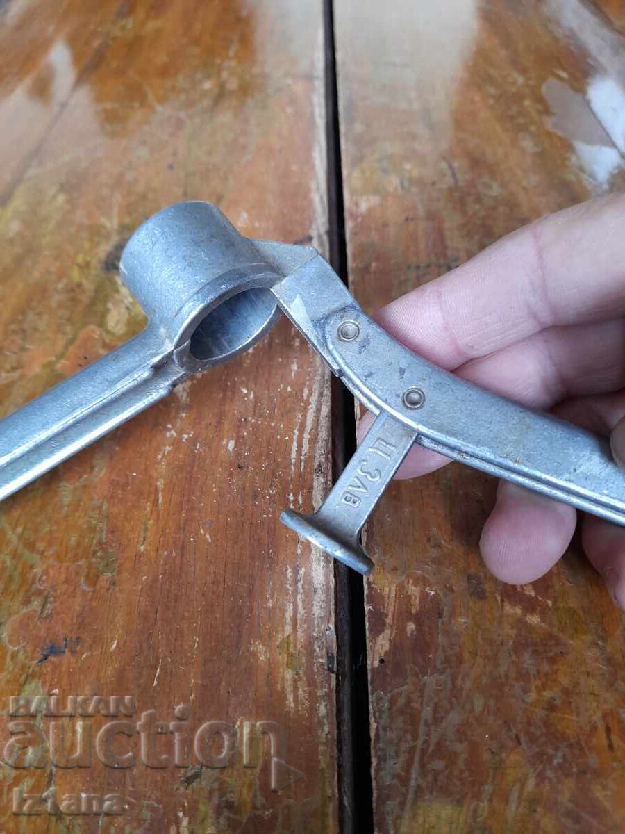 Стара алуминиева преса за чесън - 5