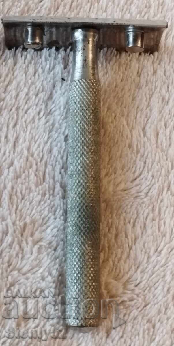 Стара  месингова самобръсначка без гребен отдолу.