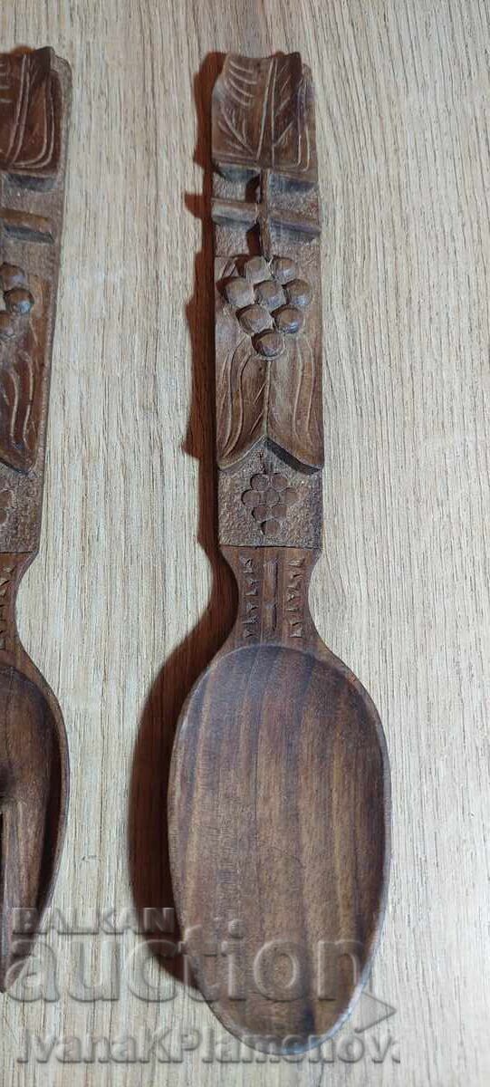 Licitație Sculpturi în lemn pentru cunoscători, excelente Licitație Sculpturi în lemn pentru cunoscători, excelente