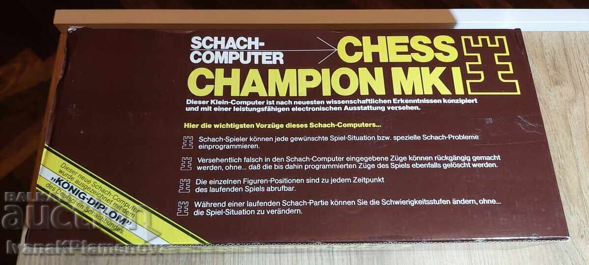 Auction  Chess Machine for Connoisseurs