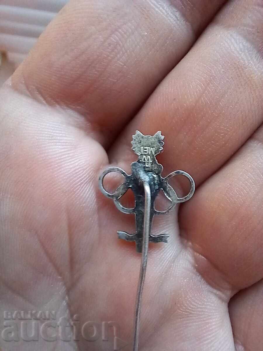 Veche insignă de argint OLIMPIADĂ cu preț 20.00 BGN | € 10.23