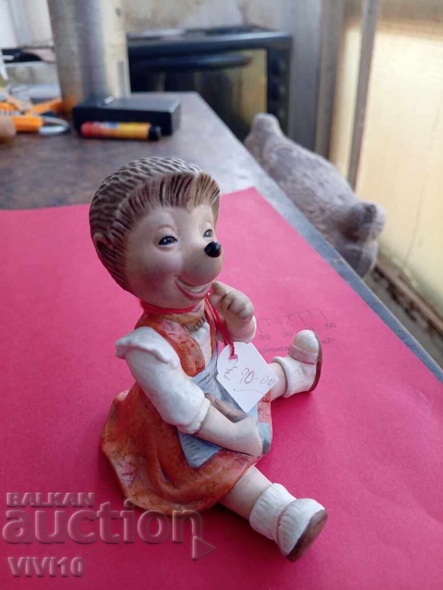 Antique Porcelain Figure W. Goebel with price 60.00 BGN | € 30.68 Antique Porcelain Figure W. Goebel with price 60.00 BGN | € 30.68