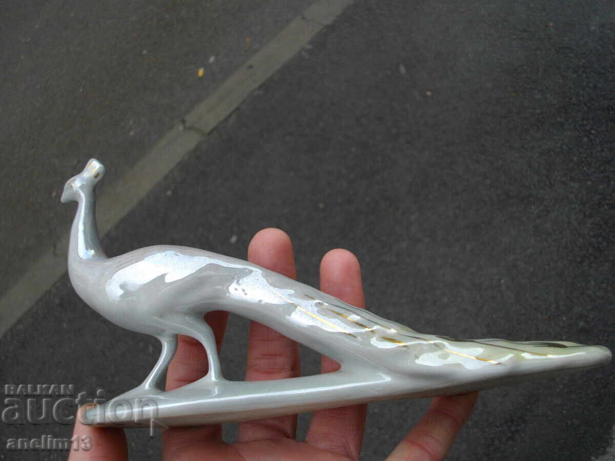 Livrarea PUN VECHI DE PORCELAN BULGAR