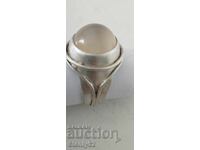 Сребърен пръстен с лунен камък тегло 6.34 гр.