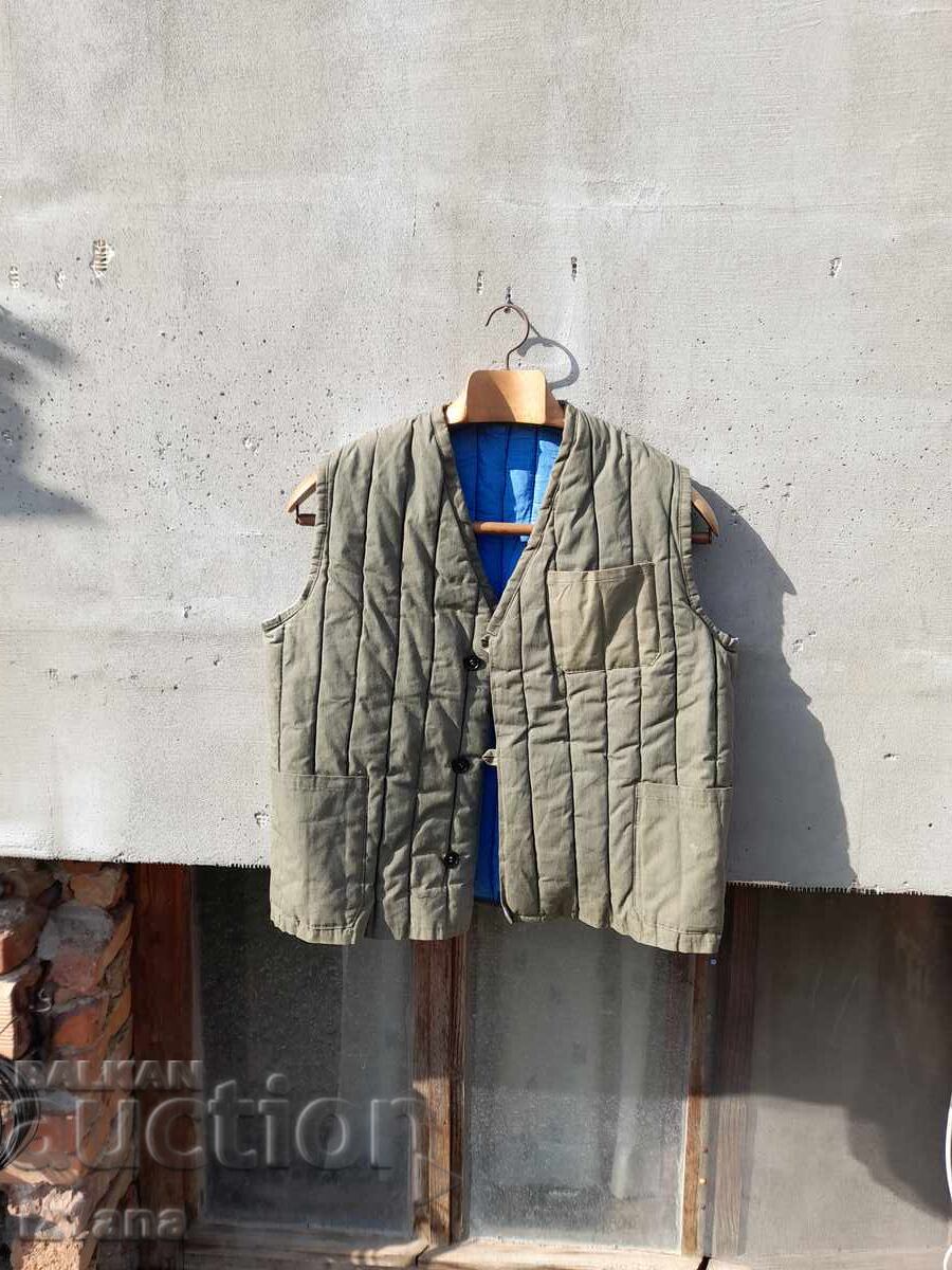 Стар ватиран елек Стар ватиран елек