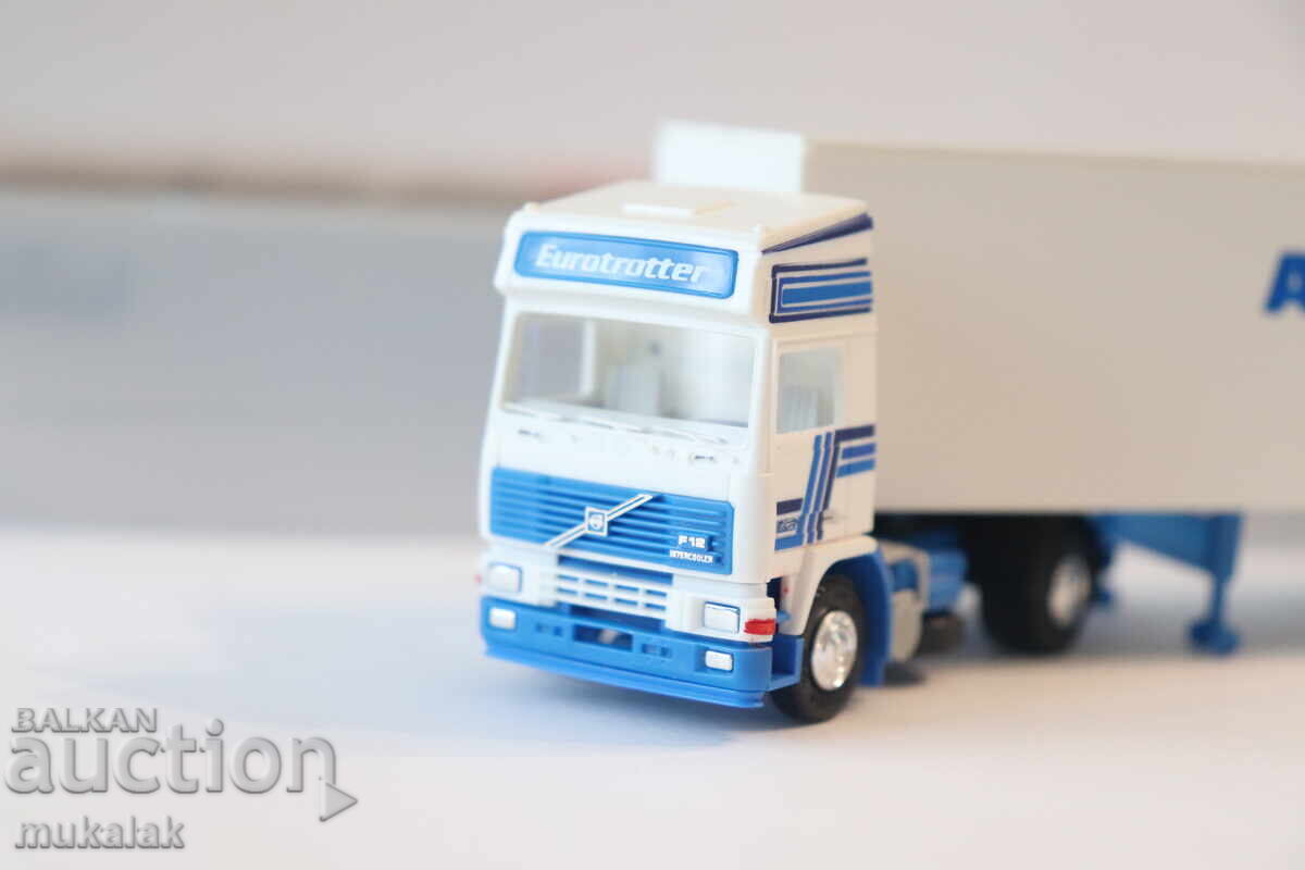 Auction  ALBEDO H0 1/87 VOLVO TIR Model Truck