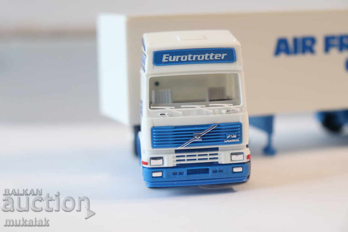 Delivery of ALBEDO H0 1/87 VOLVO TIR Model Truck
