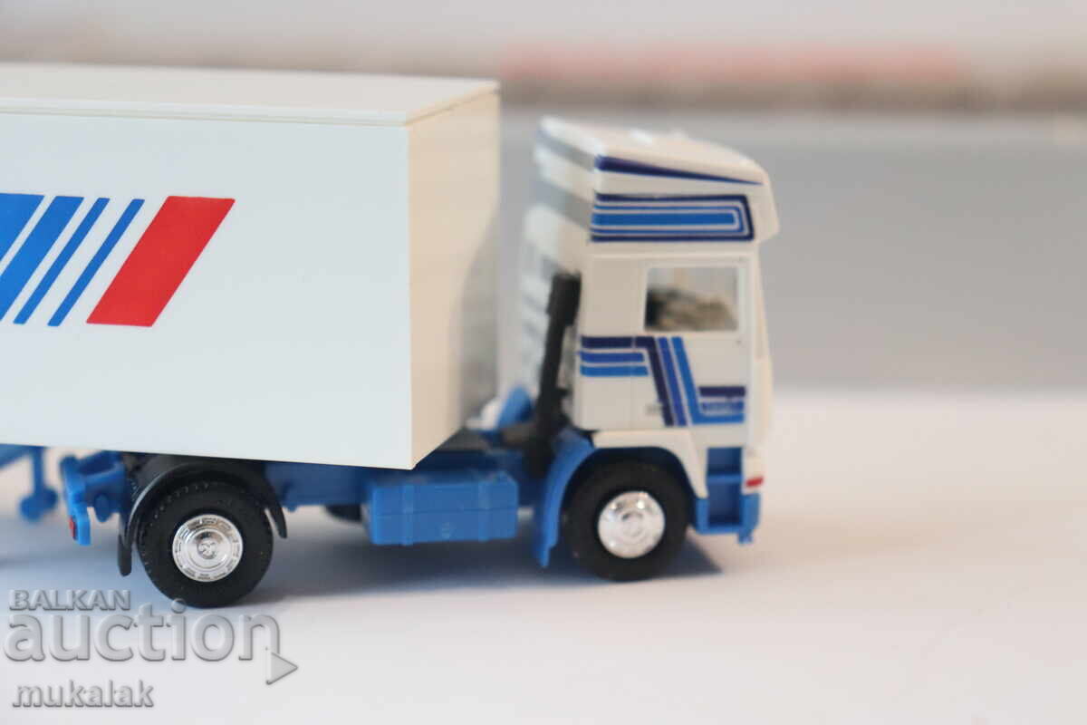 ALBEDO H0 1/87 VOLVO TIR Model Truck - 5