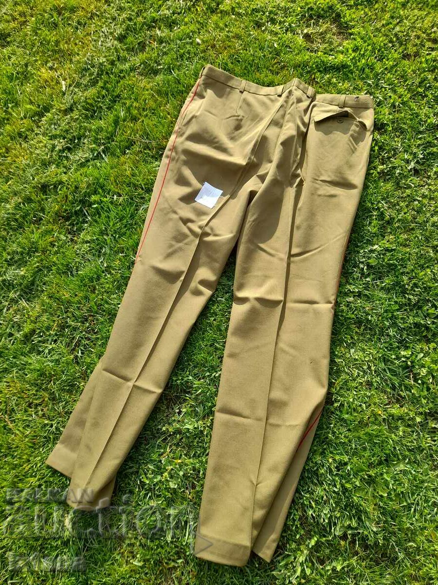 Παράδοση Παλιό στρατιωτικό παντελόνι Παράδοση Παλιό στρατιωτικό παντελόνι