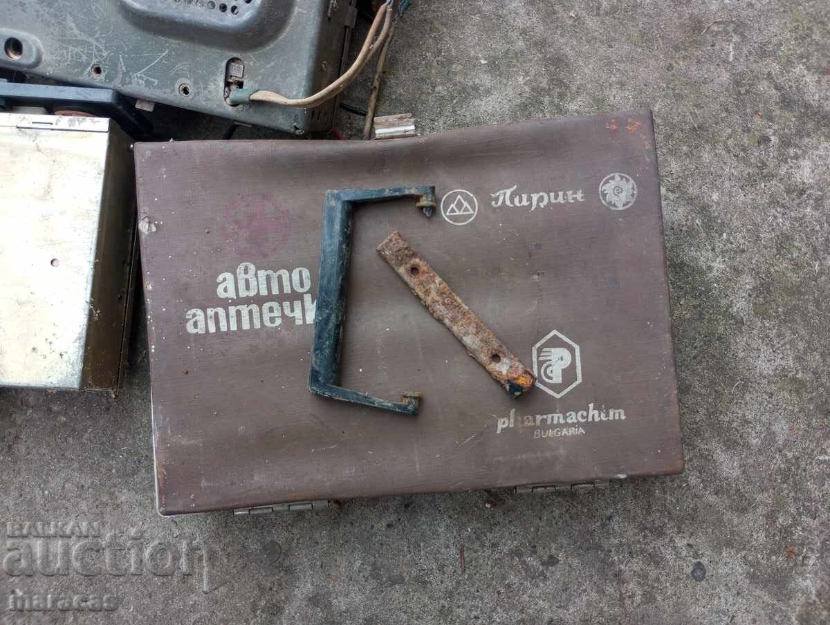 Παράδοση Παλιά ραδιά για ρετρό αυτοκίνητα και φαρμακείο αυτοκινήτου Παράδοση Παλιά ραδιά για ρετρό αυτοκίνητα και φαρμακείο αυτοκινήτου