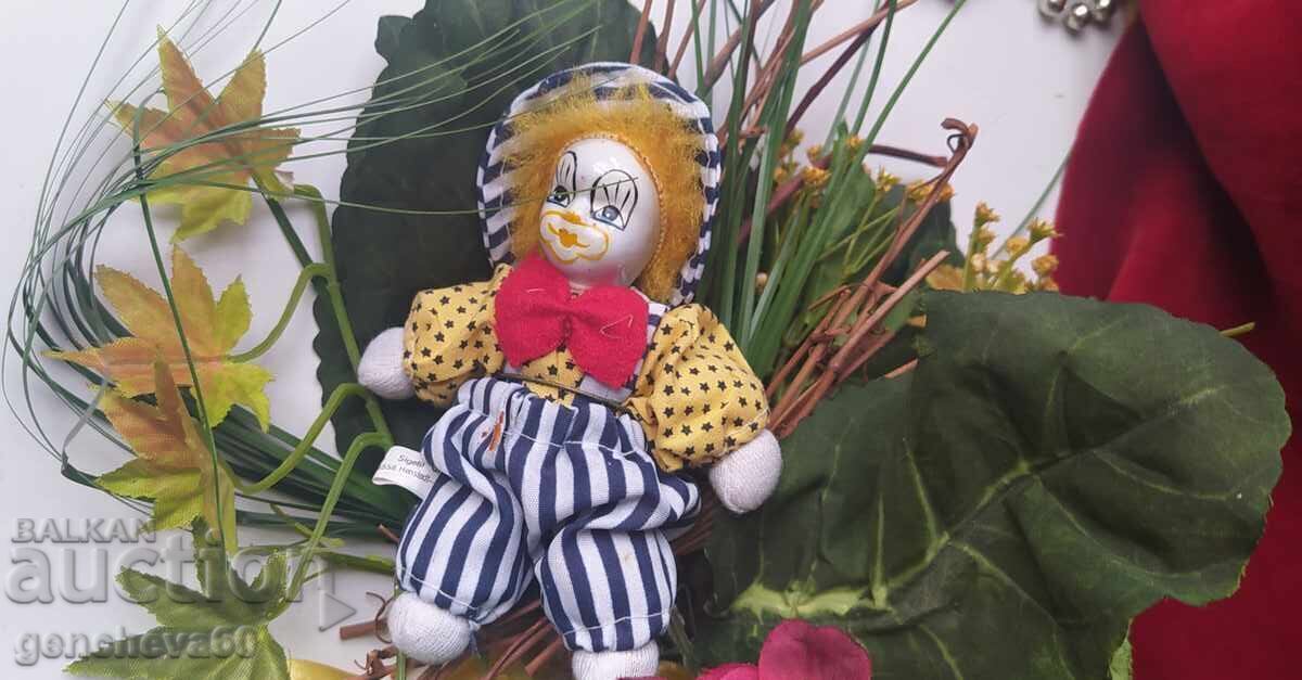 Interesting bouquet of artificial flowers with a clown - 5 Interesting bouquet of artificial flowers with a clown - 5