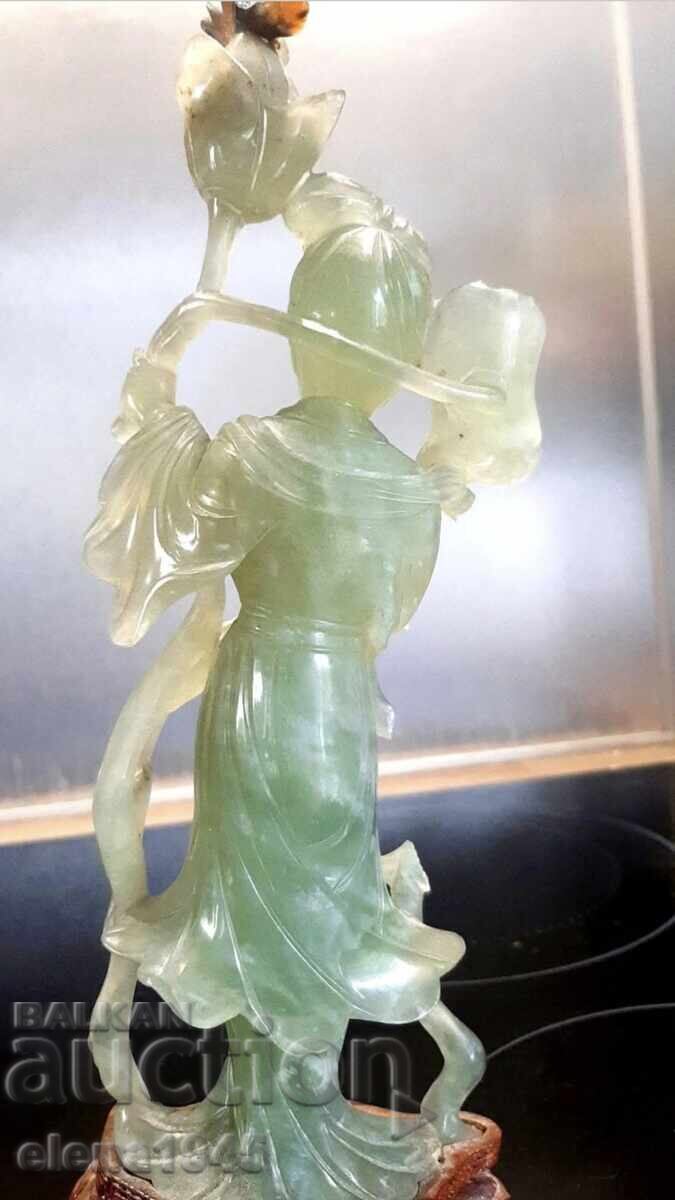 Sculptură cu preț 350.00 BGN | € 178.95 Sculptură cu preț 350.00 BGN | € 178.95