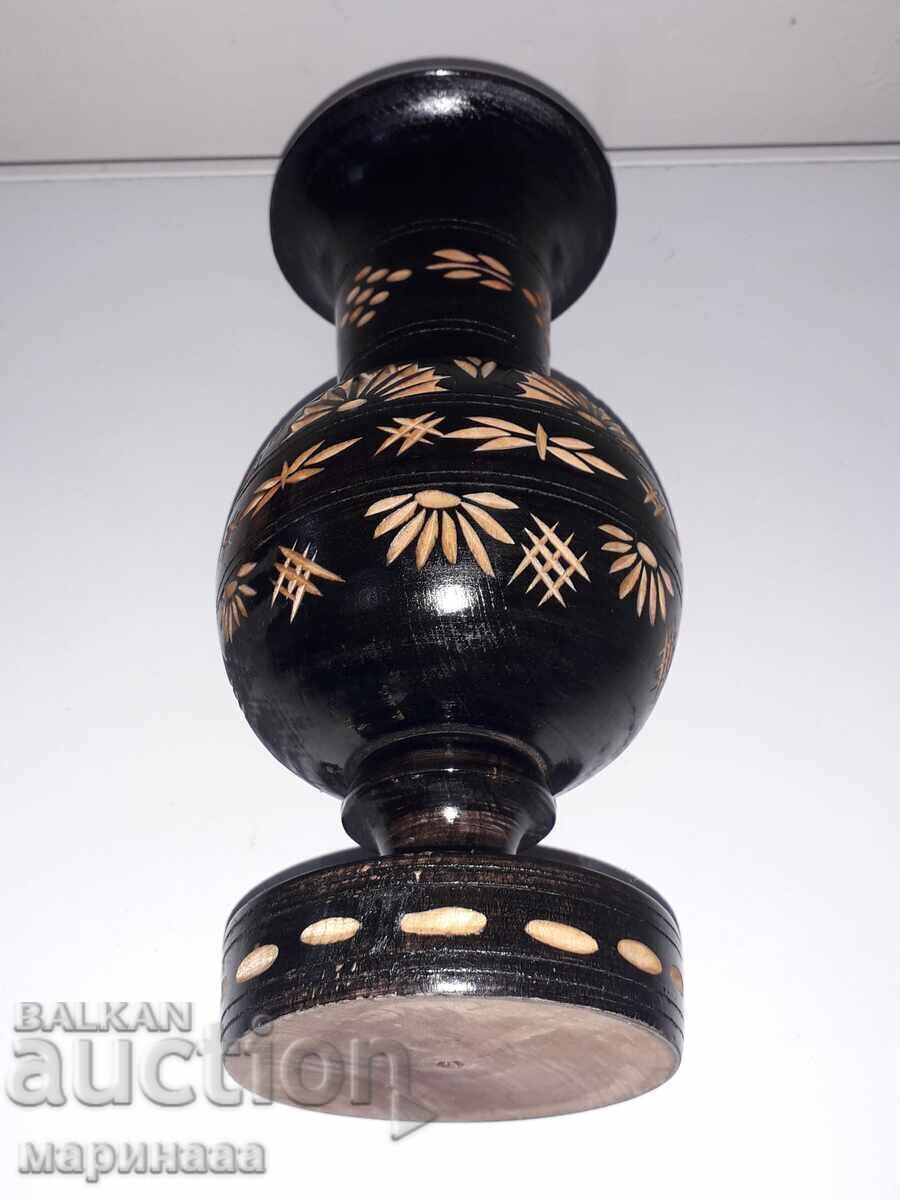 Delivery of OLD VASE. WOOD. 747 GR