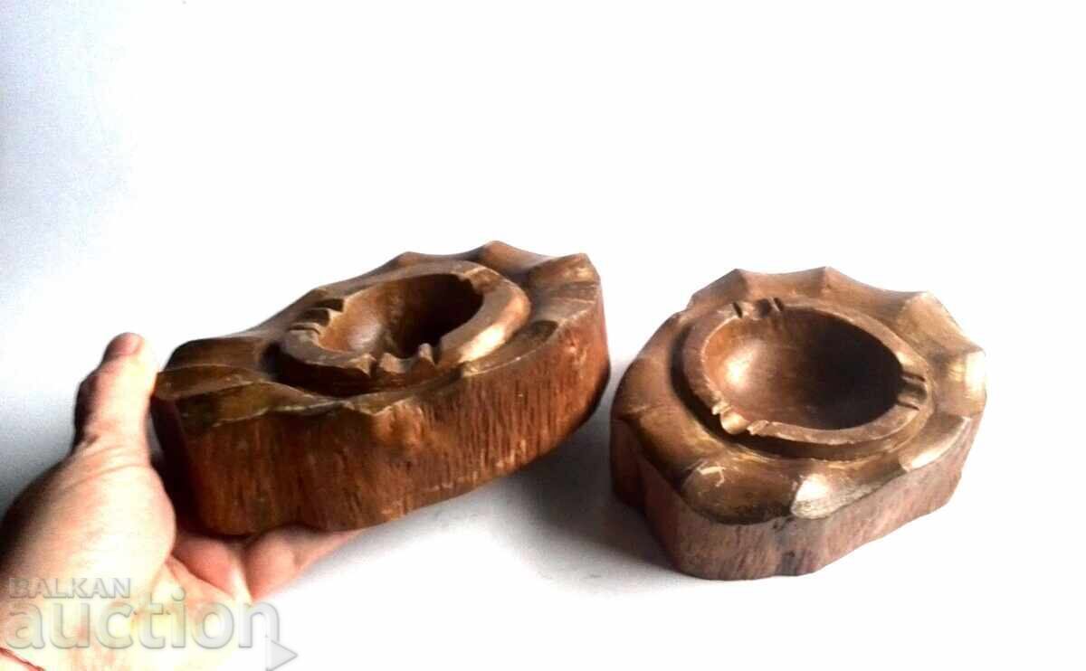 Δημοπρασία Παλιά δύο επιτραπέζια σταχτοδοχεία από μασίφ ξύλο