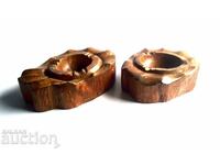 Două scrumiere vechi de uz casnic, din lemn masiv