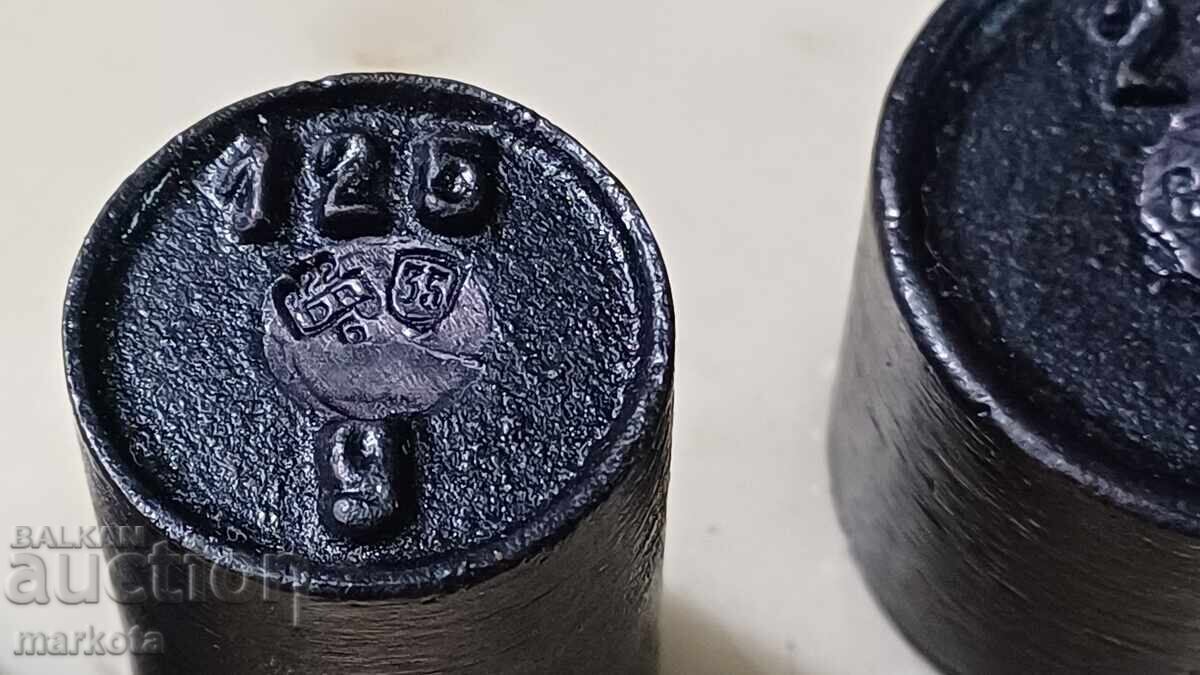 Auction Old scale weight from a balance, exagia Auction Old scale weight from a balance, exagia