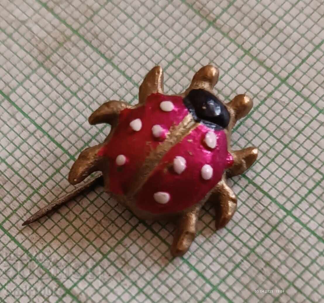 Vechi insignă Călinica cu preț 3.00 BGN | € 1.53 Vechi insignă Călinica cu preț 3.00 BGN | € 1.53