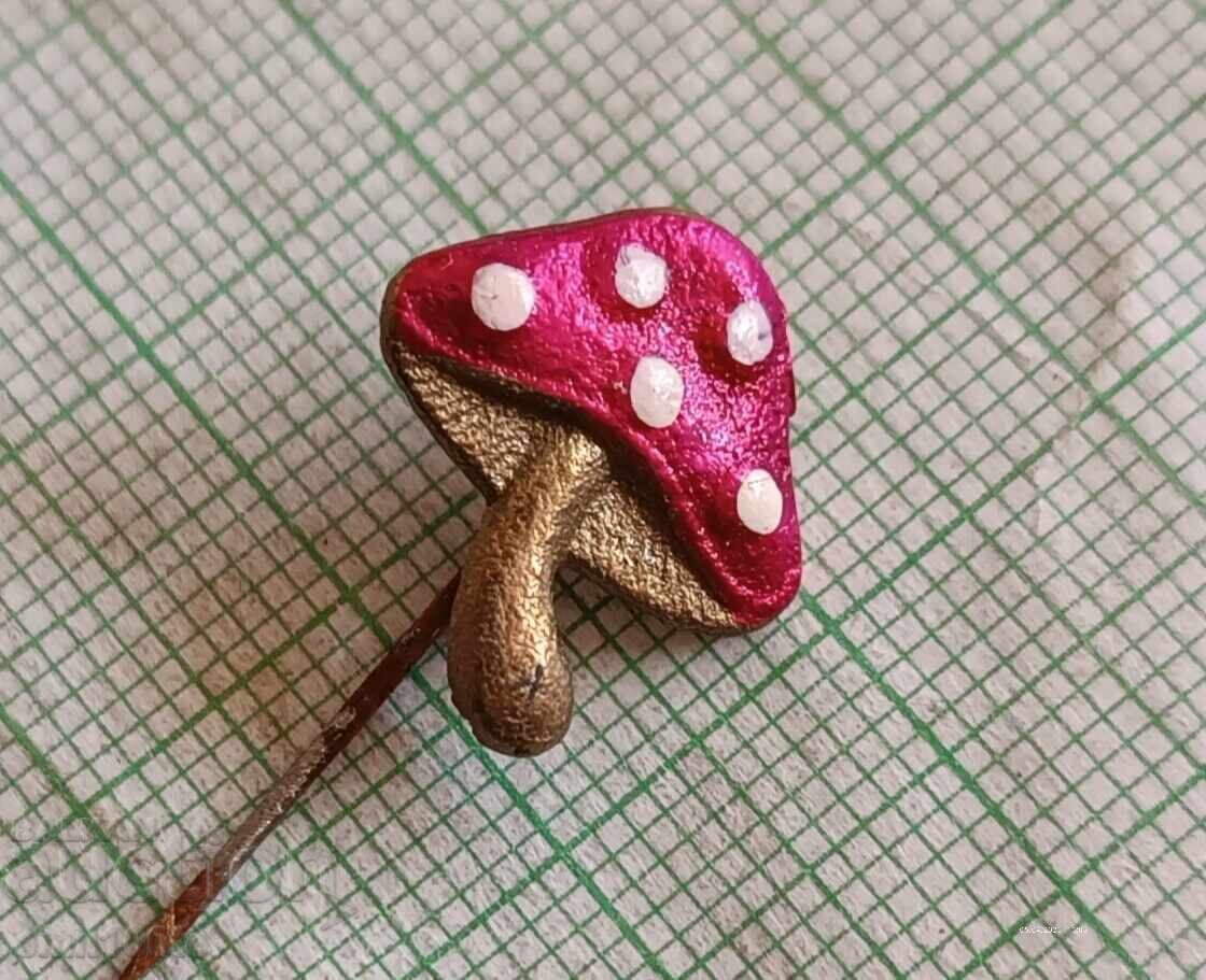 Old Mushroom Badge with price 3.00 BGN | € 1.53 Old Mushroom Badge with price 3.00 BGN | € 1.53