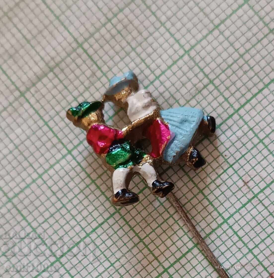 Доставка на Стара значка Двойка танцьори Доставка на Стара значка Двойка танцьори