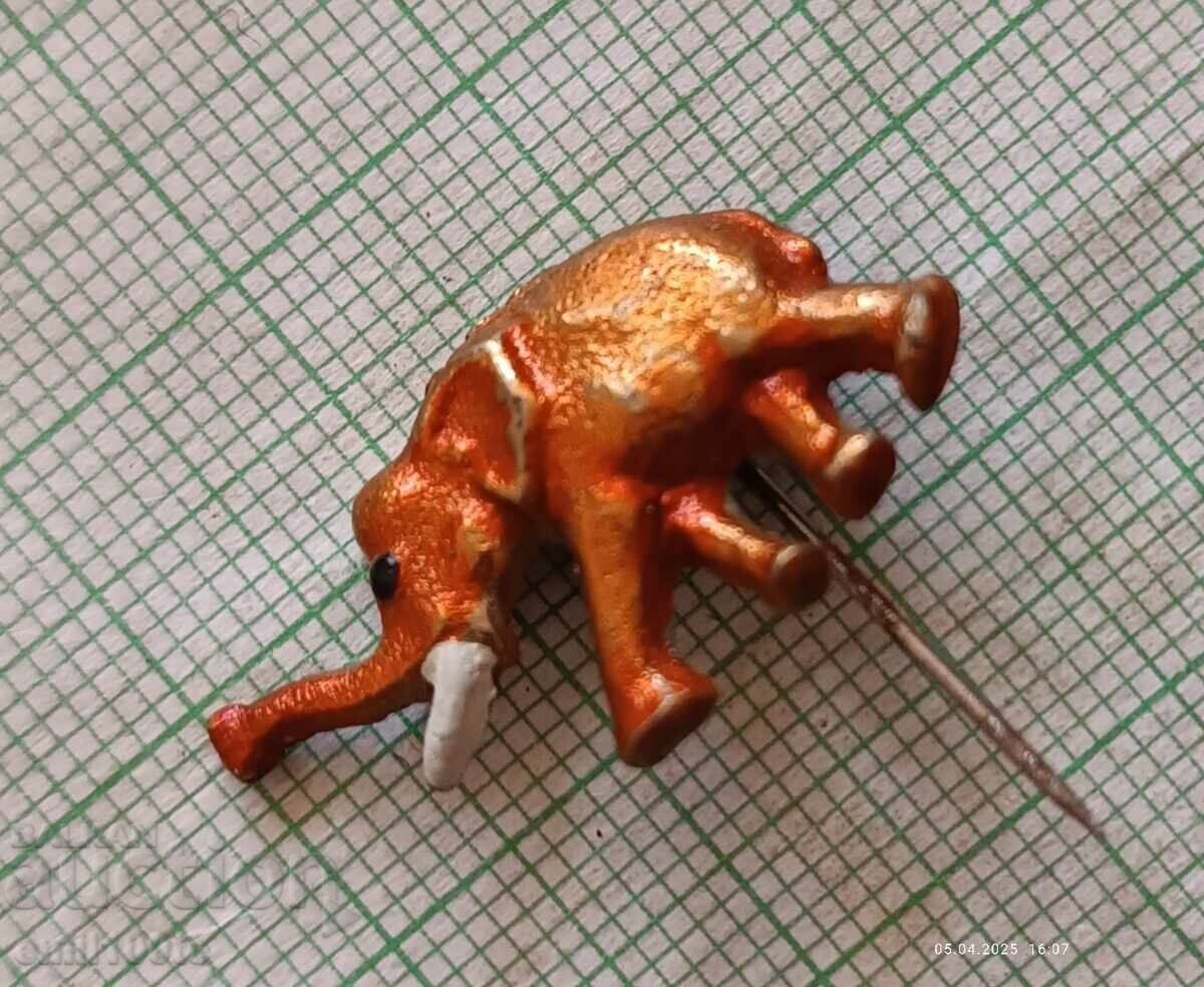 Vechi insignă Elefant cu preț 3.00 BGN | € 1.53 Vechi insignă Elefant cu preț 3.00 BGN | € 1.53