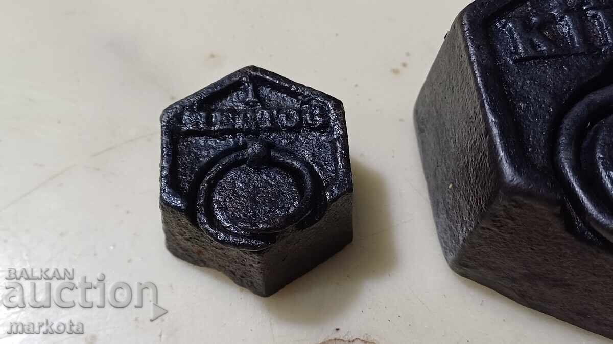 Old scale weight from a balance, exagia with price € 30.00 | 58.67 BGN Old scale weight from a balance, exagia with price € 30.00 | 58.67 BGN