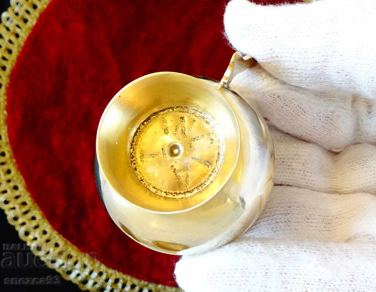 Δημοπρασία Χάλκινα φλιτζάνια ρακής, σκαμνί, χαραγμένα