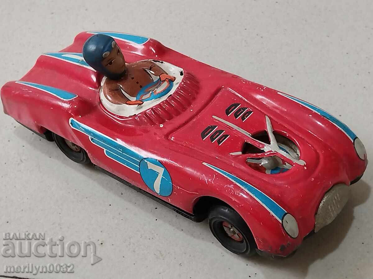 Licitație Jucărie veche de tablă, cărucior, automobil