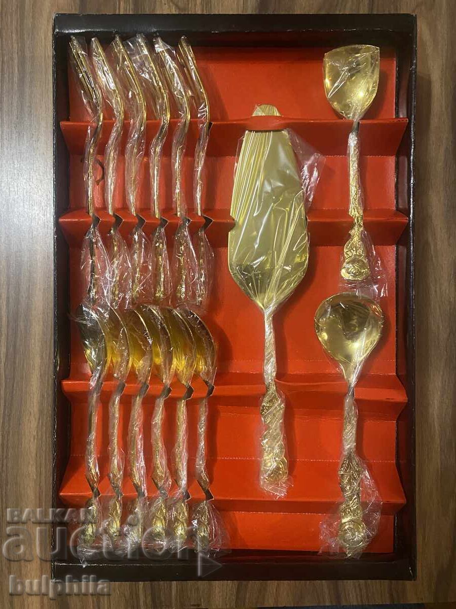 Set of 6 dessert forks, 6 spoons, 3 extra with price 40.00 BGN | € 20.45