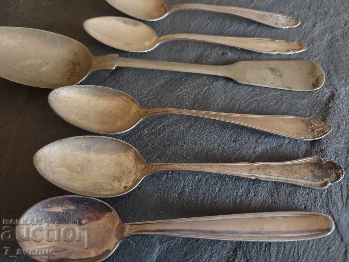 Licitație Lot tacâmuri vechi linguri, argintate, 6.04.25 Licitație Lot tacâmuri vechi linguri, argintate, 6.04.25