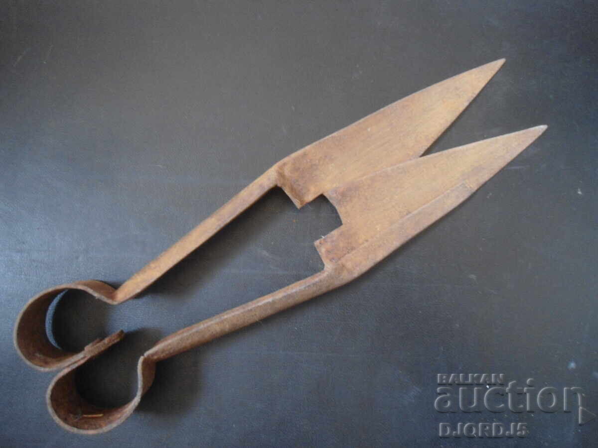 Licitație Foarfece vechi forjate